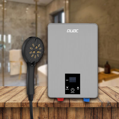 Pemanas air listrik instan dengan tampilan digital dan suhu maksimum 55 °C